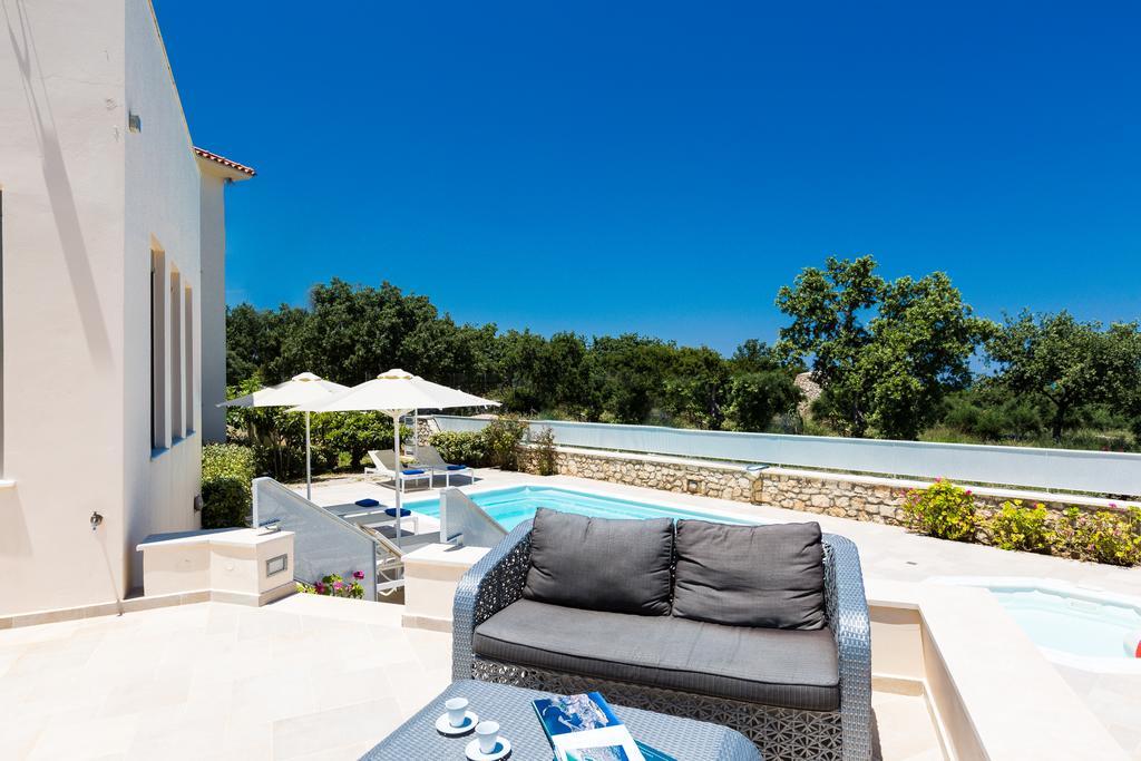 Deluxe Villa Ianthos - Outdoor Hot Tub & Kids Pool Gállos Eksteriør billede